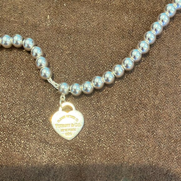 Return to Tiffany® Pink Heart Tag Bead Bracelet in Silver, 4 mm - Picture 3 of 10